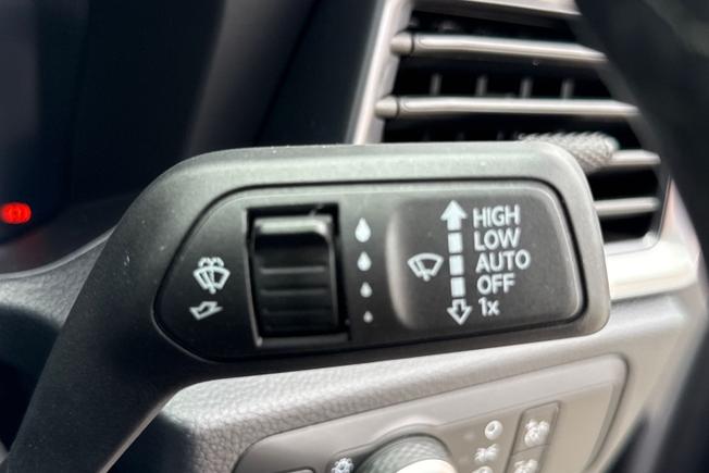 VOLKSWAGEN Amarok Photo 35