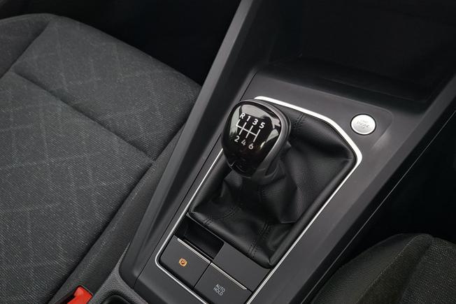 Volkswagen Golf Photo 23