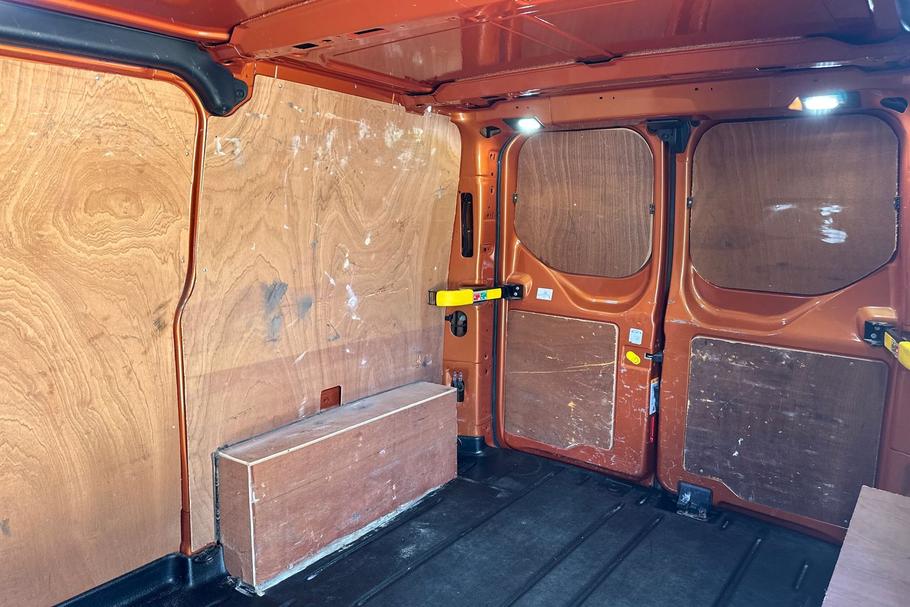 Used FORD TRANSIT CUSTOM MT21ZHU 4