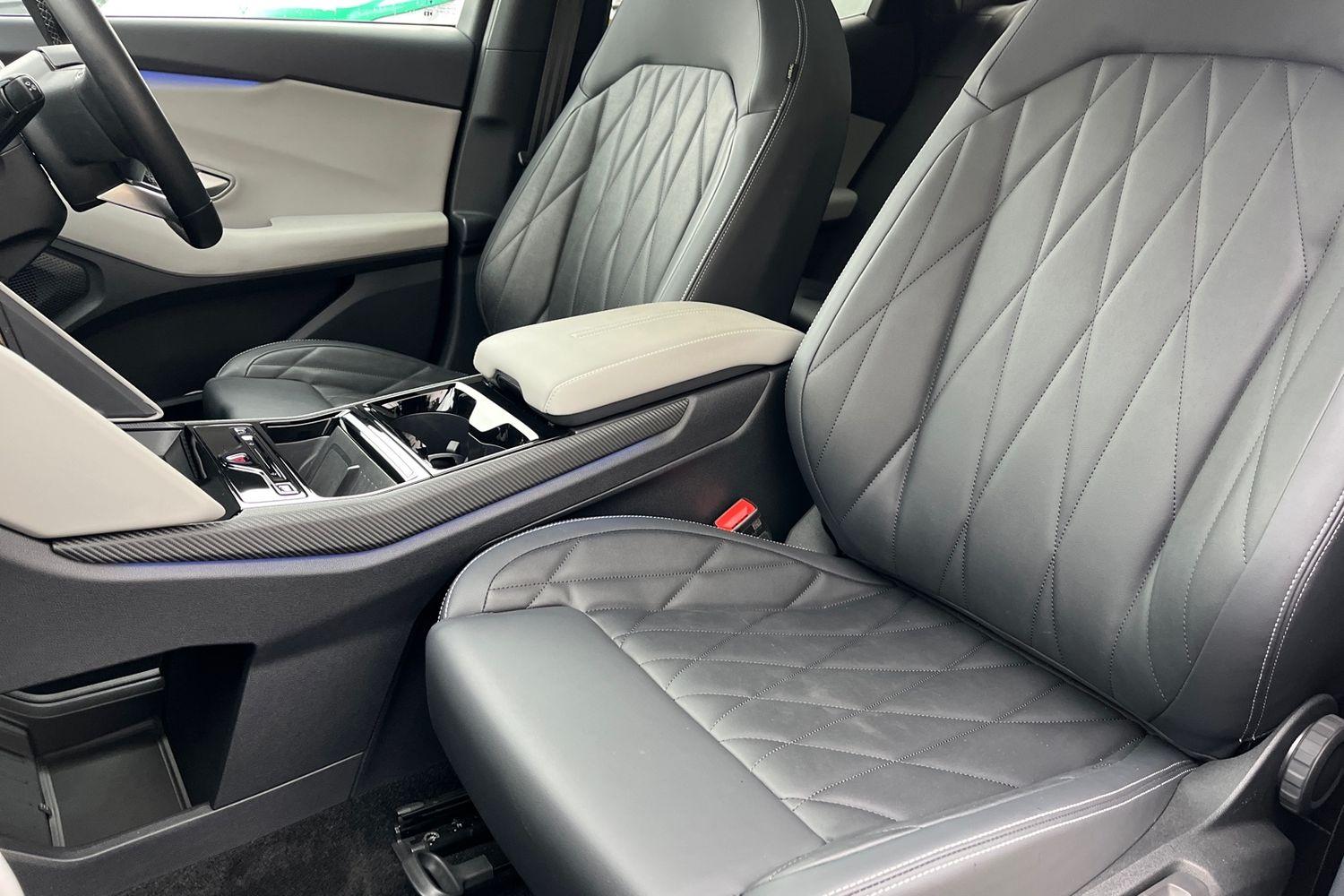 Ford Explorer Photo 18