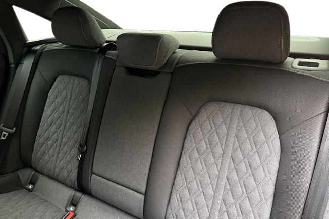 Audi A6 Saloon Photo 10