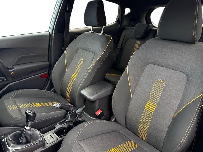 FORD Fiesta Photo 2