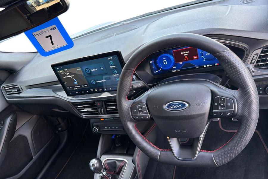 Ford FOCUS Photo autoimg-29fb53f431cf4dd43a6a16d3ebc574e1c6e8e1bb.jpg