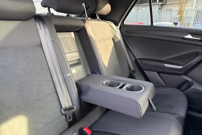 Volkswagen T-Roc Photo 40