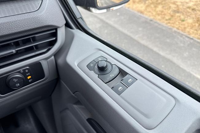 VOLKSWAGEN Transporter Photo 41