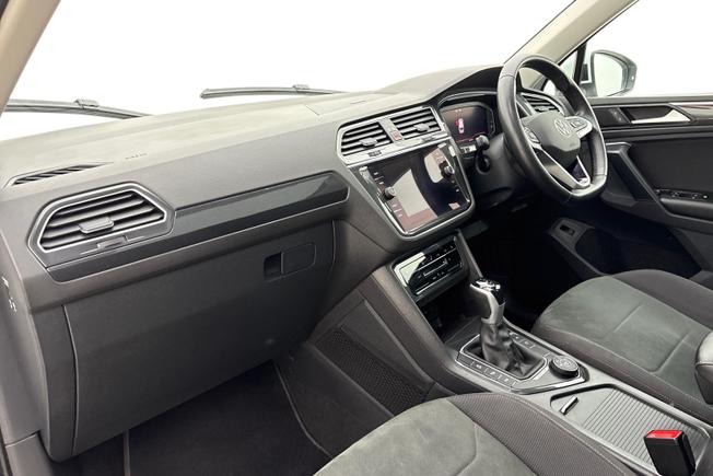 Volkswagen Tiguan Photo 2