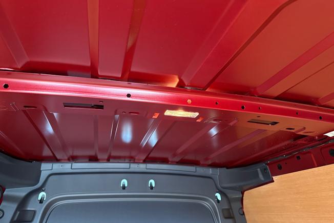 VOLKSWAGEN Caddy Photo 25