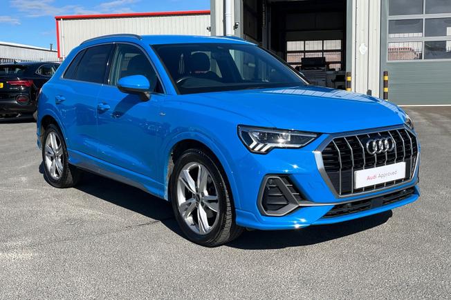AUDI Q3 Photo 21