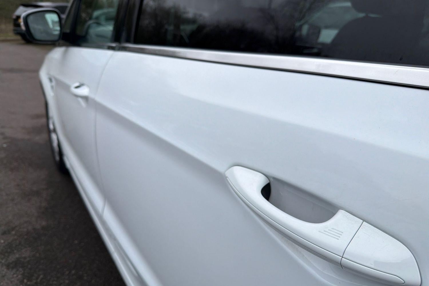 Ford S-MAX Photo 22