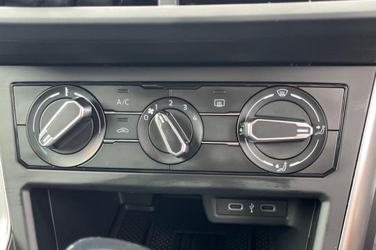 Volkswagen Polo Photo autoimg-2a0e86f40821c2f0c32315e5dd8f657a88a3c290.jpg