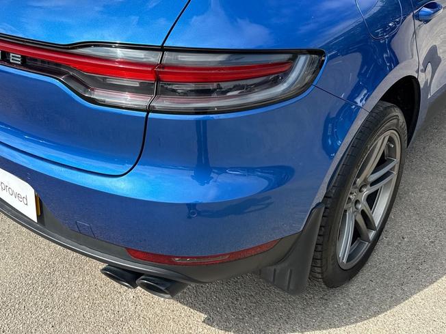 PORSCHE Macan Photo 18