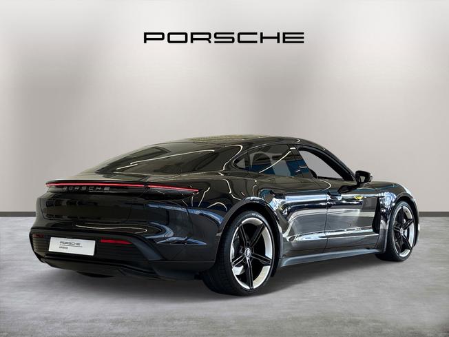PORSCHE Taycan Photo 7