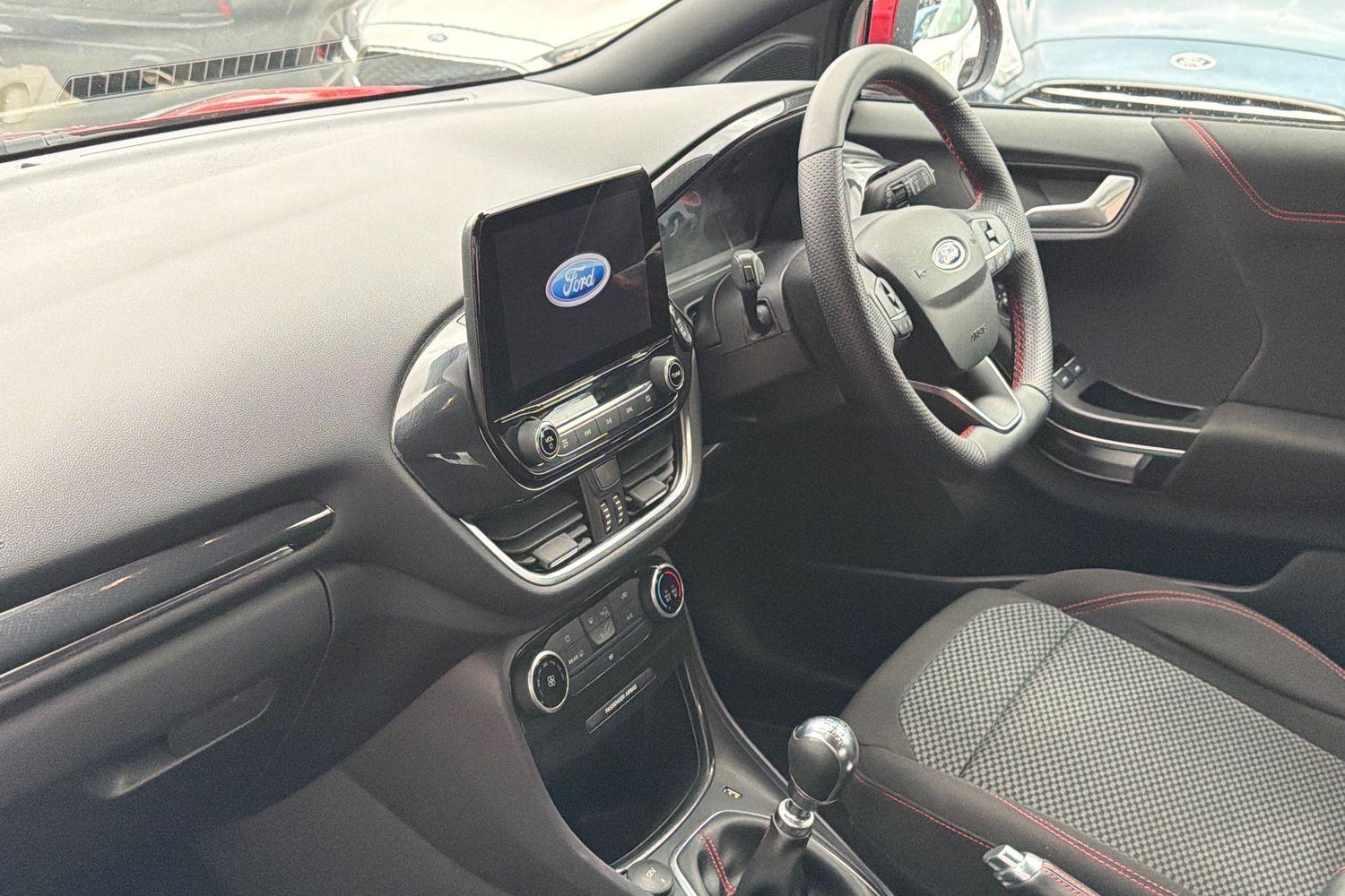 Ford PUMA Photo 17