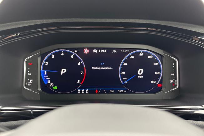 VOLKSWAGEN T-Roc Photo 15