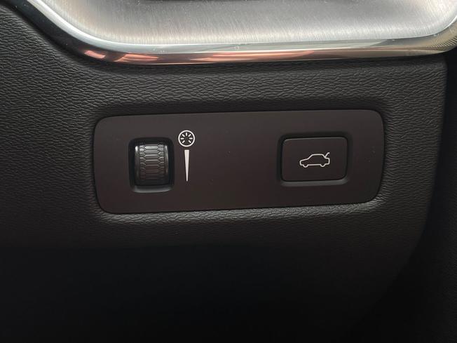 VOLVO XC60 Photo 40