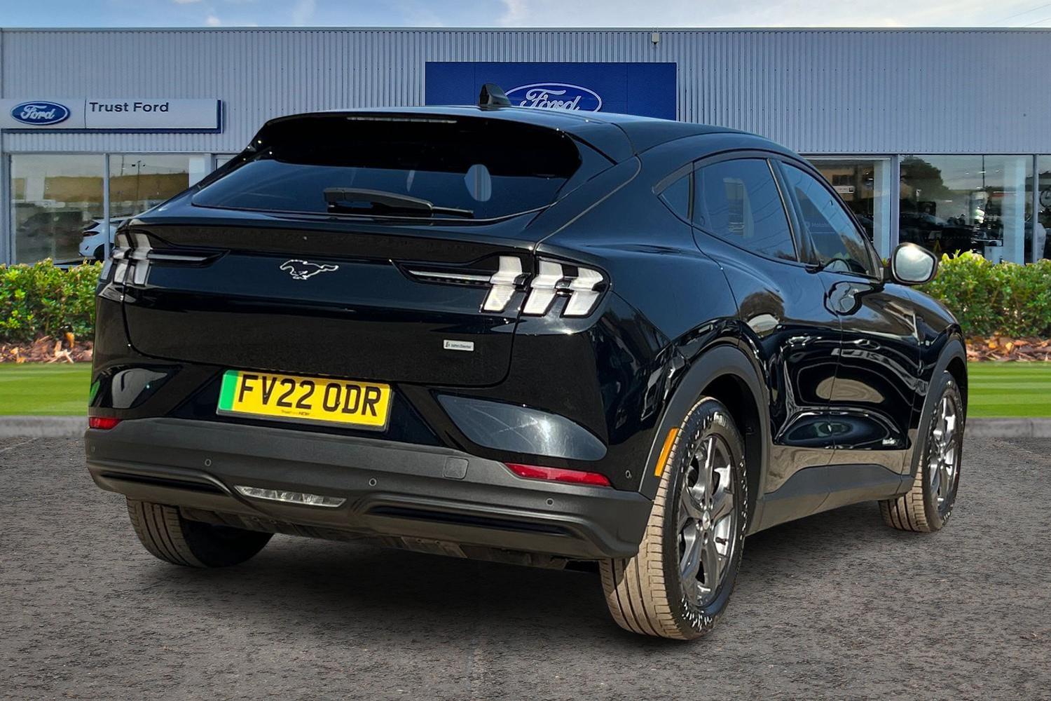 Ford Mustang Mach-E Photo 3