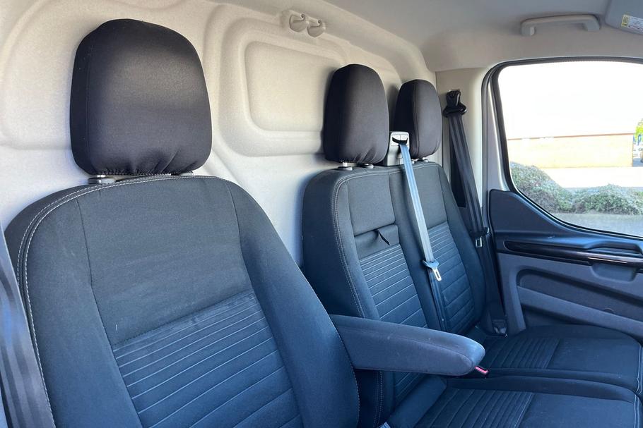Used FORD TRANSIT CUSTOM HN22XRU 31