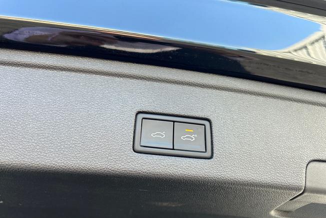 VOLKSWAGEN Touareg Photo 36
