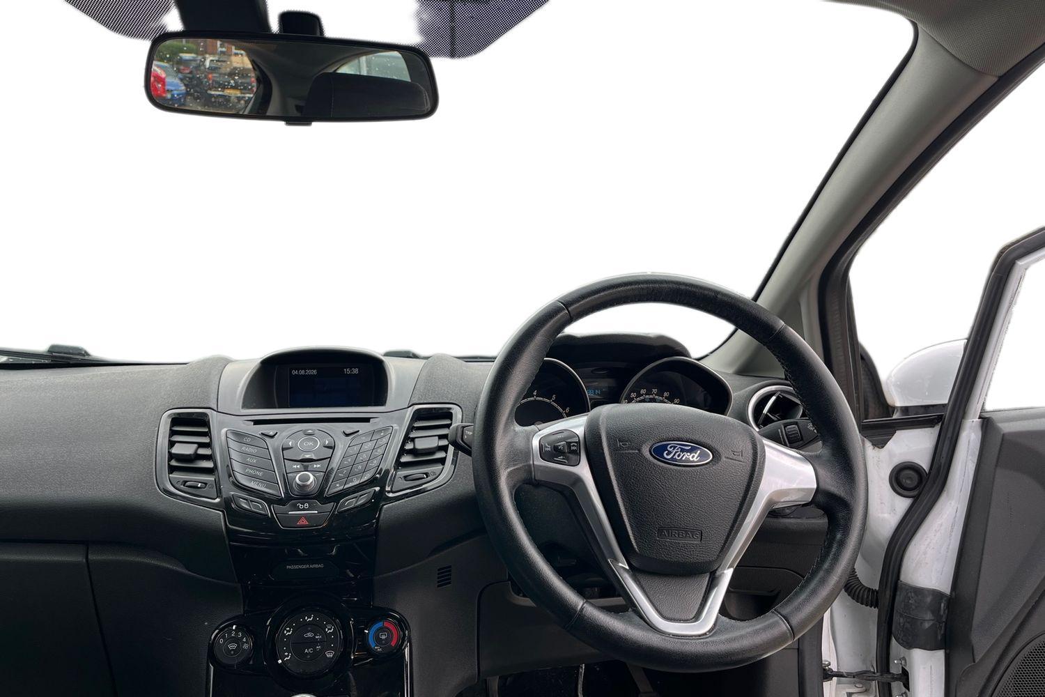 Ford FIESTA Photo 9