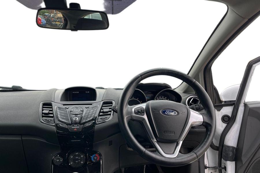 Ford FIESTA Photo autoimg-2a2772d55ee92310f80a24805402a9df6183e5c5.jpg
