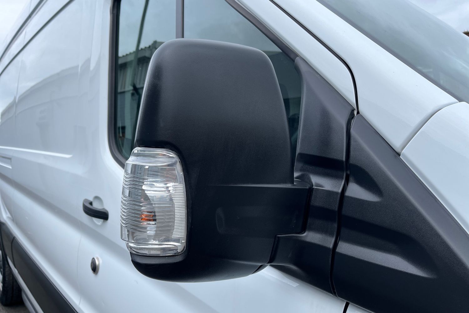 Ford TRANSIT Photo 20