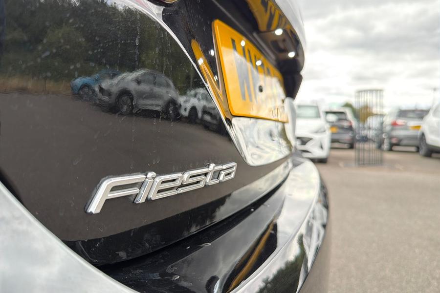Ford FIESTA Photo autoimg-2a2d231cbc4e51378381b14ffce269b9c5298860.jpg
