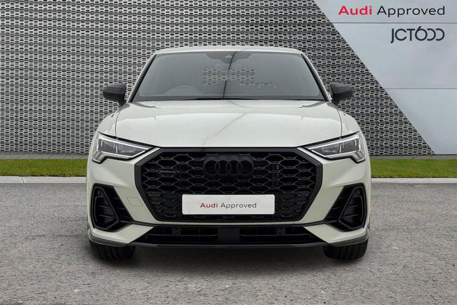 AUDI Q3 Photo 8