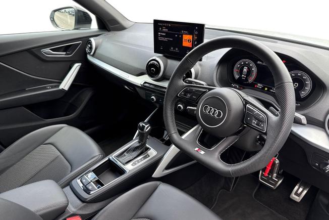 AUDI Q2 Photo 6