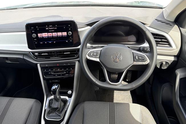 VOLKSWAGEN T-Roc Photo 11