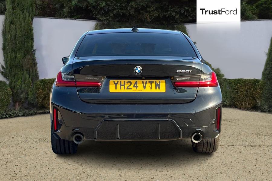 BMW 3 SERIES Photo autoimg-2a43315fd09ba4ca40fd02fcfc0841bf66c5ebc7.jpg