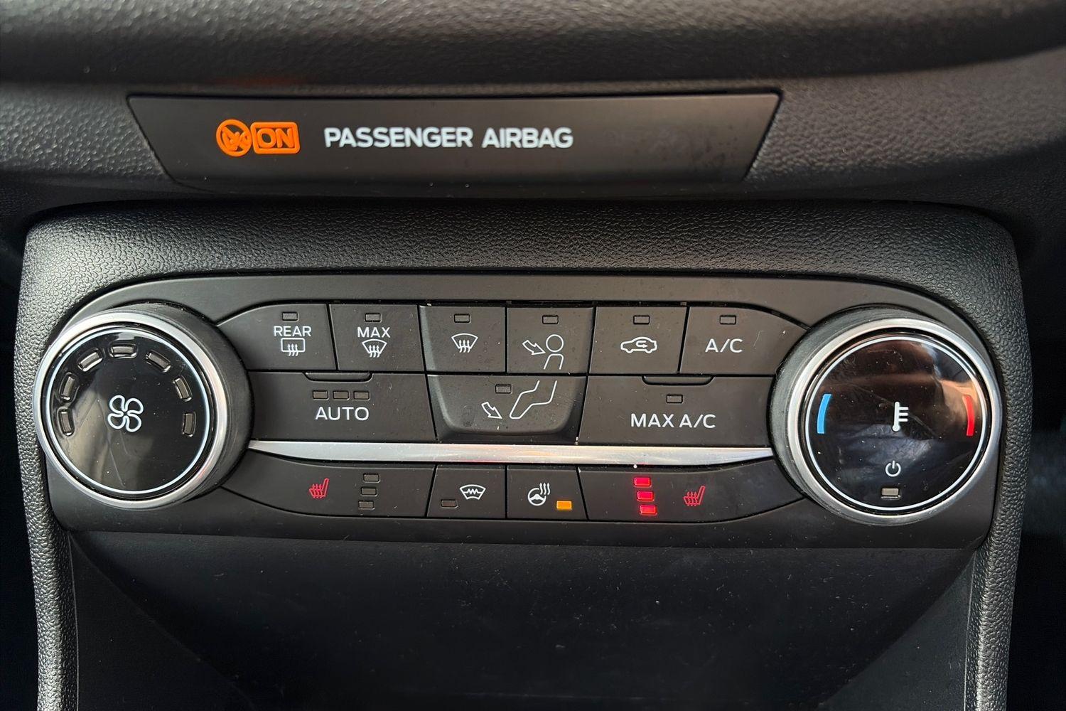 Ford FIESTA Photo 29
