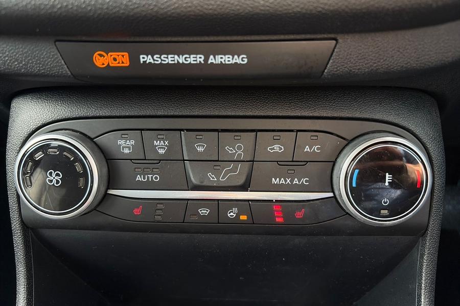 Ford FIESTA Photo autoimg-2a438b13cb4cf416f0e1c23019f29bb8d99be737.jpg