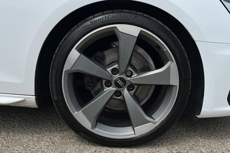 Audi A4 Photo autoimg-2a46bb6b6a1c3b3c9aa16810c2e0b8ddd24654a2.jpg