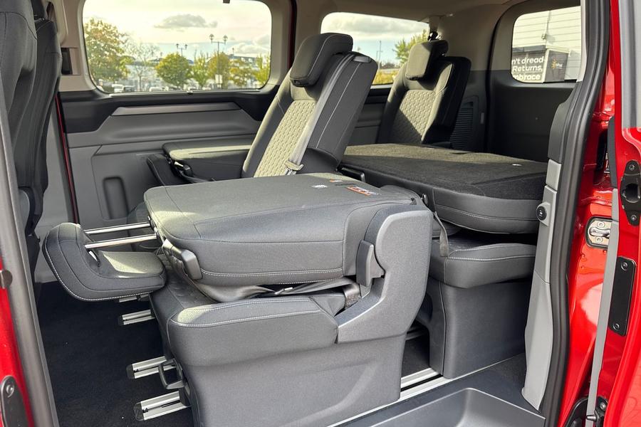 Ford Tourneo Custom Photo autoimg-2a4a4916959cf433076feec0f38ffe81d8347bfa.jpg
