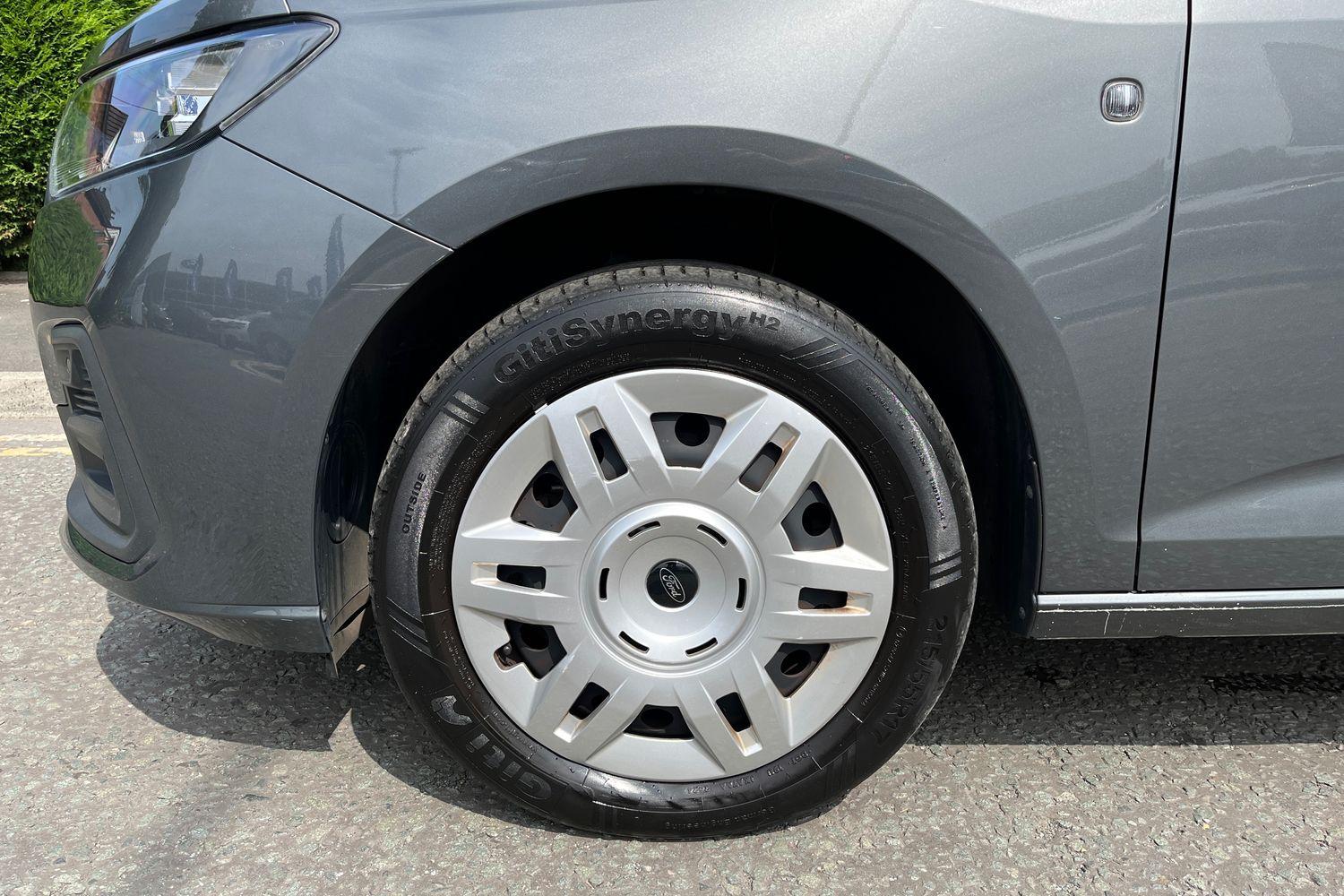 Ford TRANSIT CONNECT Photo 16
