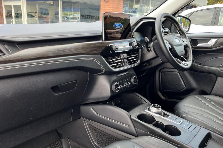 Ford Kuga Photo autoimg-2a4eae61c98534162b92776977ef17a922708258.jpg
