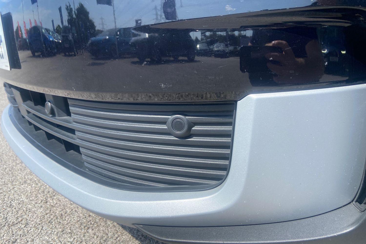 Ford EXPLORER Photo 36