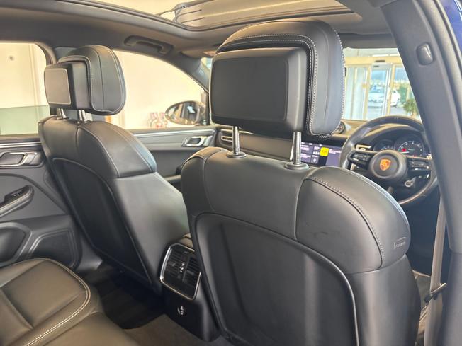 PORSCHE Macan Photo 42