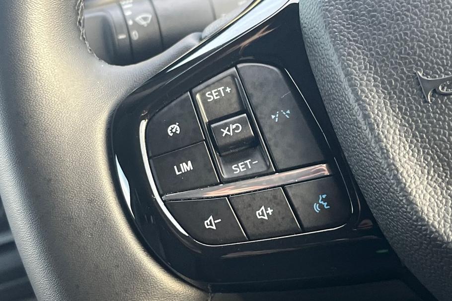 Used Ford TRANSIT CUSTOM 18