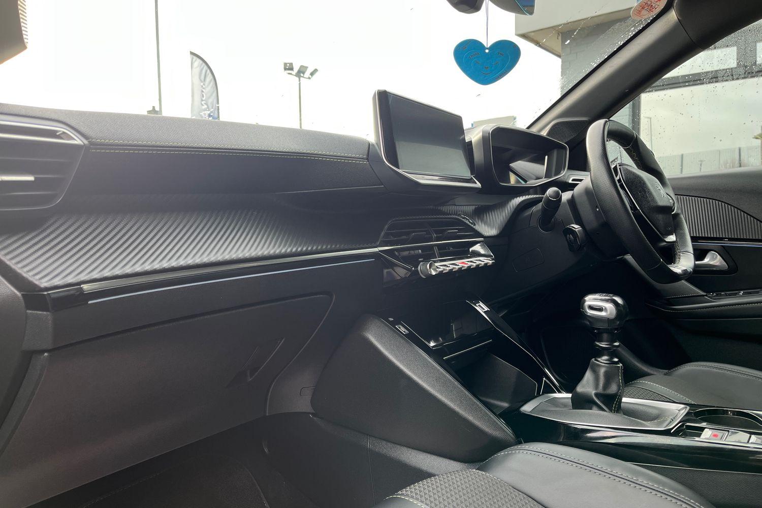 Peugeot 208 Photo 17