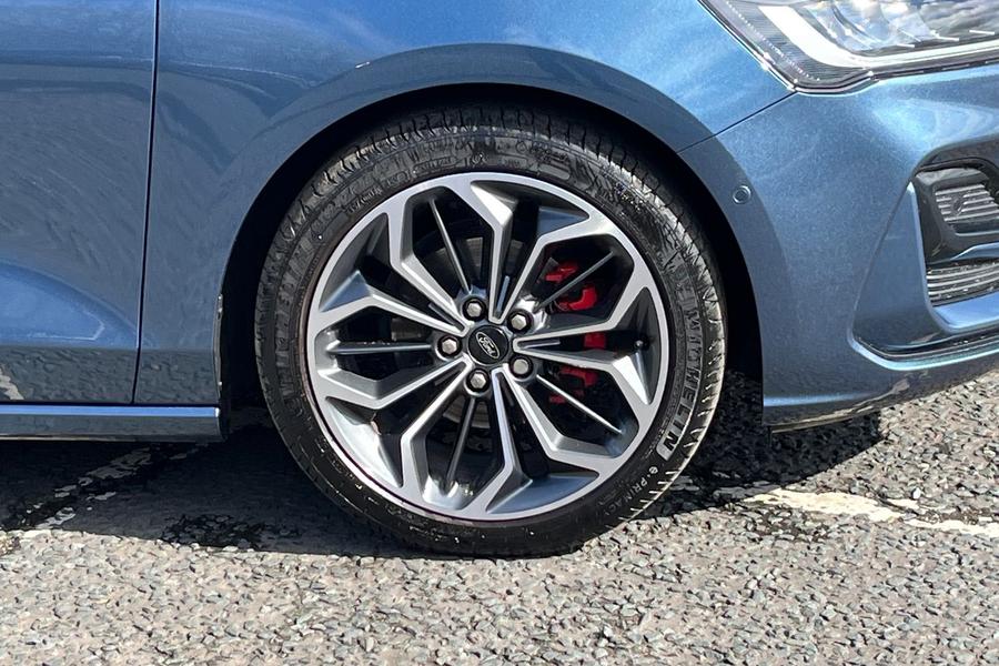 Ford FOCUS Photo autoimg-2a59bb79ee7b98032bd015723d03c5524f0f0c2a.jpg