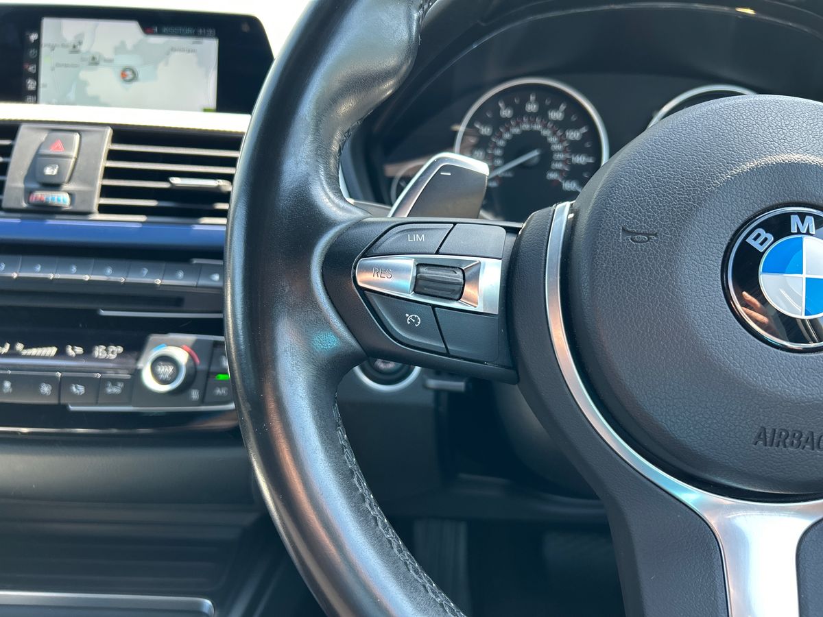 BMW 3 Series Photo 14