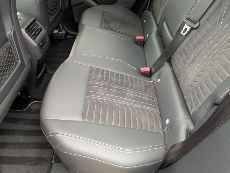 Used Peugeot E-3008 YC74BHK 40