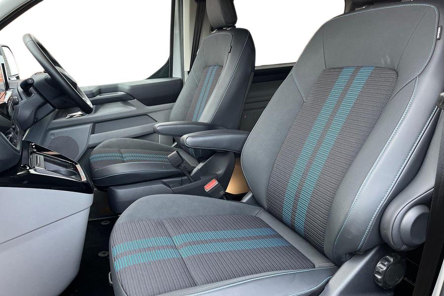 Ford TRANSIT CUSTOM Photo autoimg-2a626e4c6343c129bdabd1895cec4d6043c54c26.jpg