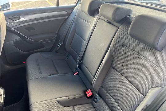 Volkswagen Golf Photo autoimg-2a6289551085637c9d9693502e115af065e1d124.jpg