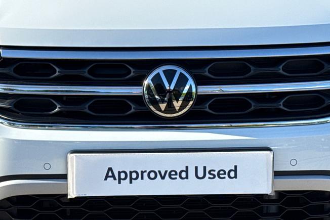 VOLKSWAGEN T-Roc Photo 28