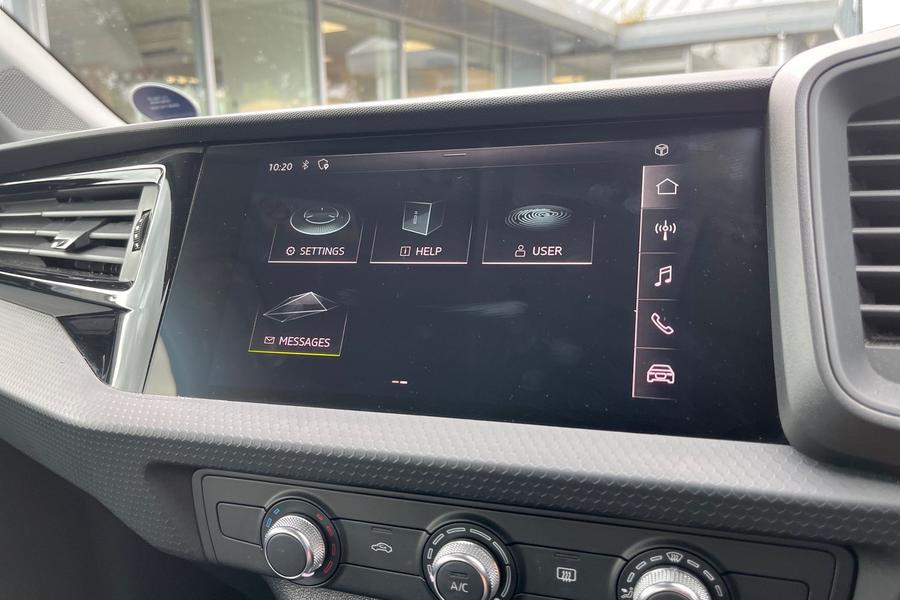 Audi A1 Photo autoimg-2a65b9013c313a1430378ef2e007fc9adb824cb3.jpg