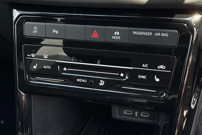 VOLKSWAGEN T-Cross Photo 22