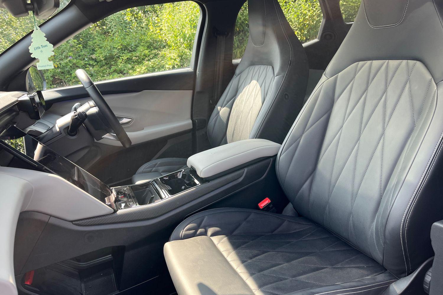 Ford Explorer Photo 18