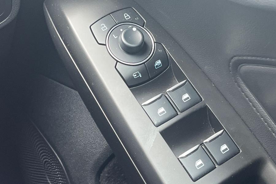 Ford Focus Photo autoimg-2a6c8ab90e213baf6ff0bd2f907f7fab1238c733.jpg